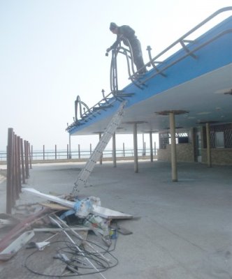 Staţiunea Mamaia s-a transformat în şantier, în aşteptarea turiştilor
